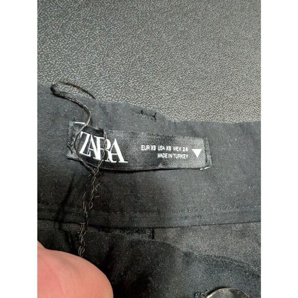 NWT Zara Women's High-Waisted Pleated Shorts Black XS - Picture 3 of 6